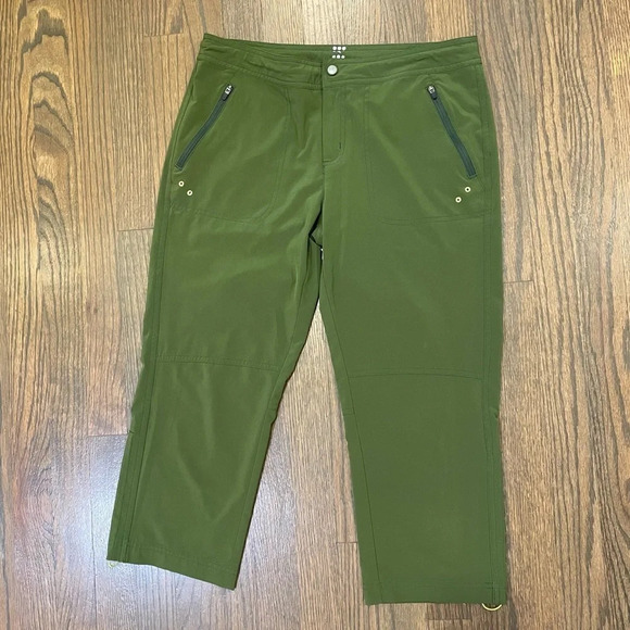 Title Nine Cropped Hiking Trail Capri Pants Green Woman size 6 - Picture 8 of 8